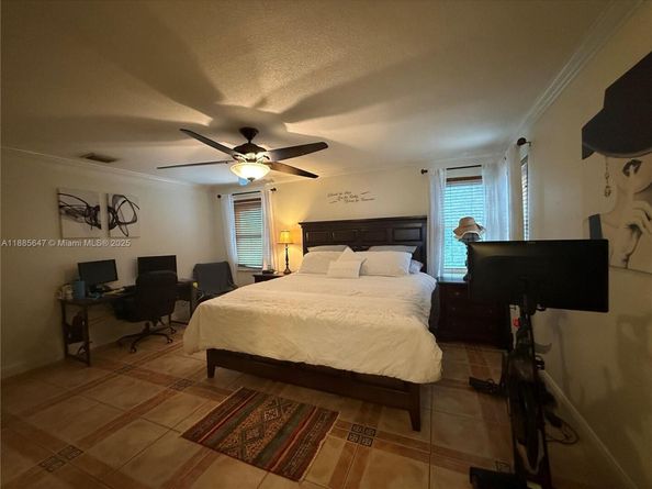 250 NW 151st Ave, Pembroke Pines FL 33028
