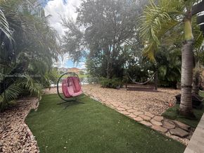 250 NW 151st Ave, Pembroke Pines FL 33028