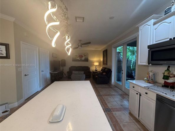 250 NW 151st Ave, Pembroke Pines FL 33028