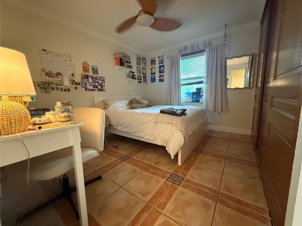 250 NW 151st Ave, Pembroke Pines FL 33028