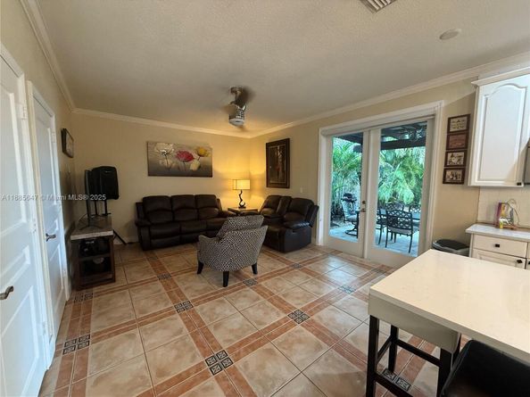 250 NW 151st Ave, Pembroke Pines FL 33028
