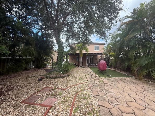 250 NW 151st Ave, Pembroke Pines FL 33028