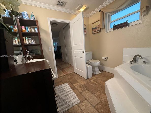 250 NW 151st Ave, Pembroke Pines FL 33028