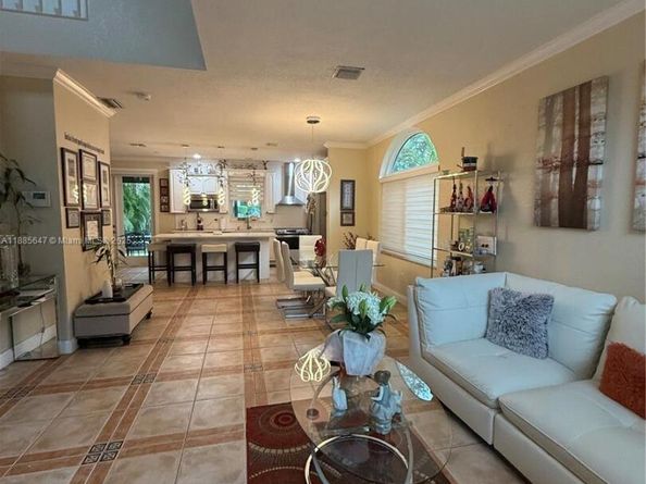 250 NW 151st Ave, Pembroke Pines FL 33028