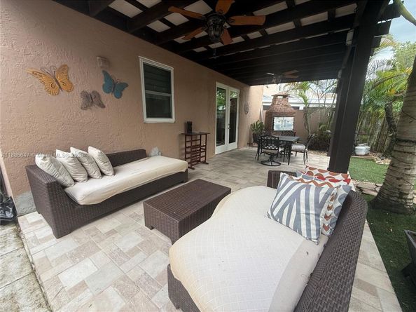 250 NW 151st Ave, Pembroke Pines FL 33028