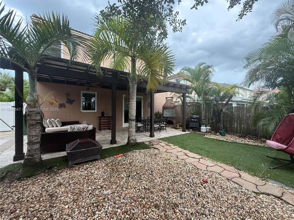 250 NW 151st Ave, Pembroke Pines FL 33028
