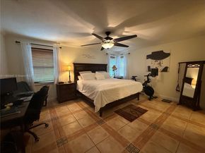 250 NW 151st Ave, Pembroke Pines FL 33028