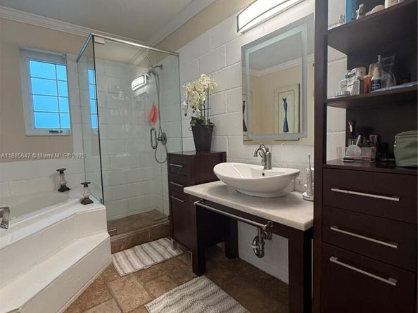 250 NW 151st Ave, Pembroke Pines FL 33028