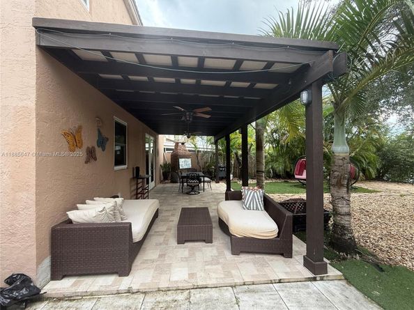 250 NW 151st Ave, Pembroke Pines FL 33028