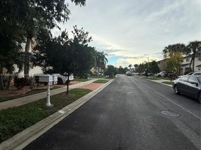 250 NW 151st Ave, Pembroke Pines FL 33028