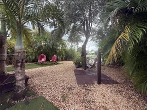 250 NW 151st Ave, Pembroke Pines FL 33028