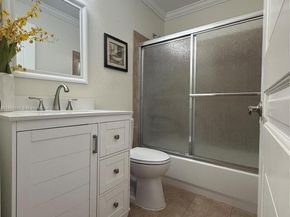 250 NW 151st Ave, Pembroke Pines FL 33028