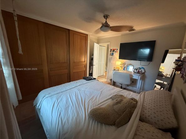 250 NW 151st Ave, Pembroke Pines FL 33028