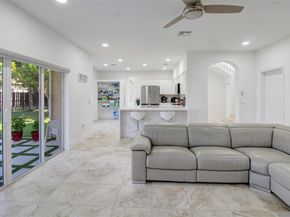 1033 NE 35th Ave, Homestead FL 33033