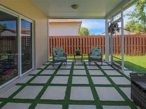 1033 NE 35th Ave, Homestead FL 33033