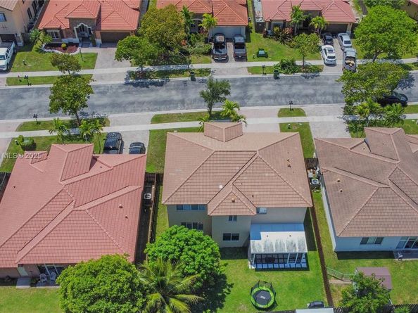 1033 NE 35th Ave, Homestead FL 33033