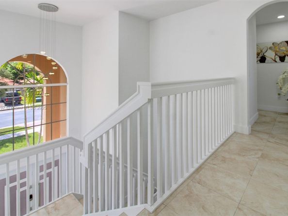 1033 NE 35th Ave, Homestead FL 33033