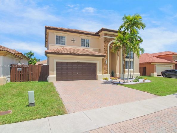 1033 NE 35th Ave, Homestead FL 33033