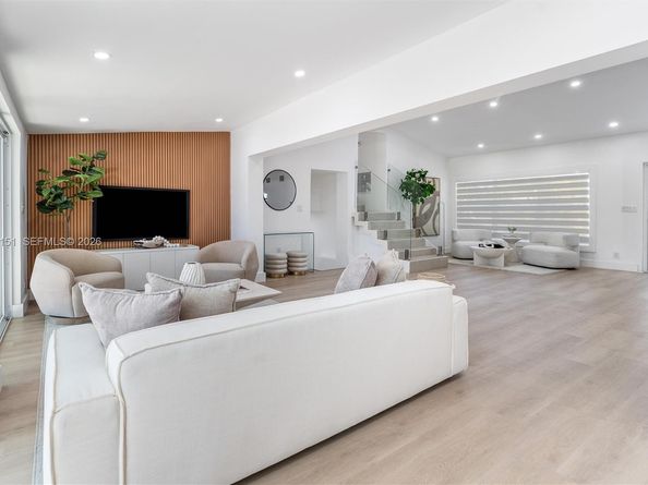 2548 Tortugas Ln, Fort Lauderdale FL 33312