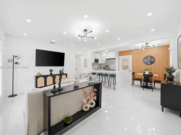 10860 SW 40th Ter, Miami FL 33165