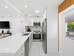 10860 SW 40th Ter, Miami FL 33165