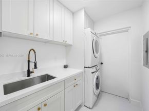 10860 SW 40th Ter, Miami FL 33165