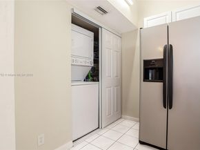 8811 Gatehouse Rd 8, Plantation FL 33324