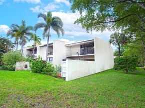 8811 Gatehouse Rd 8, Plantation FL 33324