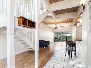8811 Gatehouse Rd 8, Plantation FL 33324