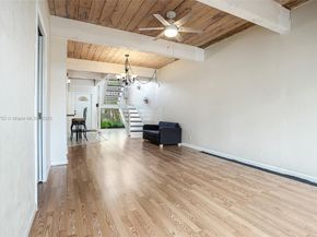 8811 Gatehouse Rd 8, Plantation FL 33324