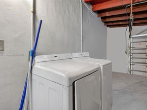 5240 Redwood Ct, Plantation FL 33317