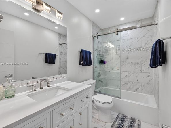 5240 Redwood Ct, Plantation FL 33317