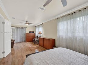 5240 Redwood Ct, Plantation FL 33317