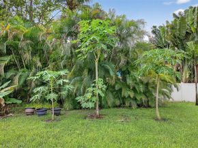 5240 Redwood Ct, Plantation FL 33317