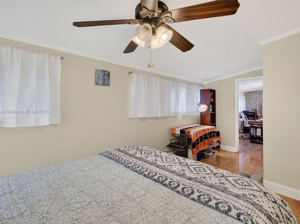 5240 Redwood Ct, Plantation FL 33317