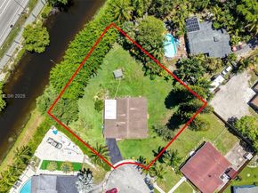 5240 Redwood Ct, Plantation FL 33317