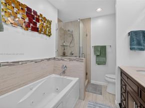 5240 Redwood Ct, Plantation FL 33317