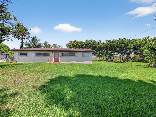 5240 Redwood Ct, Plantation FL 33317