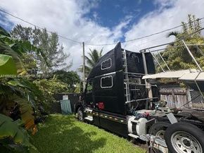 12510 W Golf Dr, Miami FL 33167