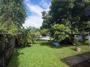 12510 W Golf Dr, Miami FL 33167
