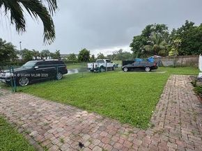 12510 W Golf Dr, Miami FL 33167