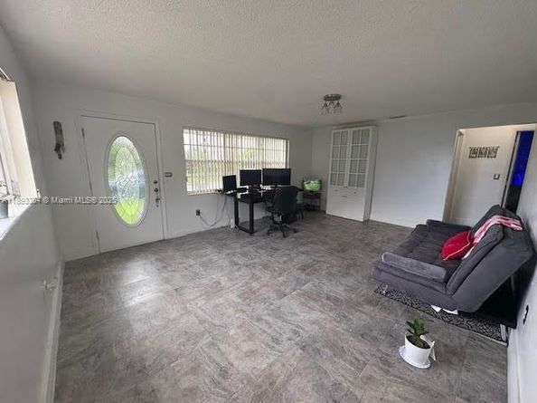 12510 W Golf Dr, Miami FL 33167