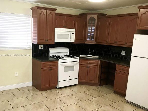 4250 SW 67th Ave 32, Miami FL 33155