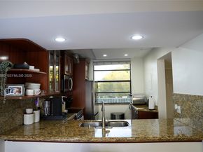 1709 Whitehall Dr 405, Davie FL 33324