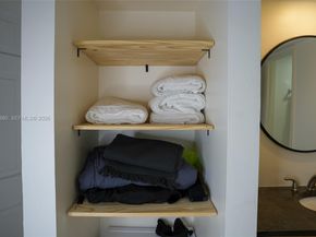 1709 Whitehall Dr 405, Davie FL 33324