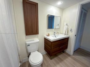 1709 Whitehall Dr 405, Davie FL 33324