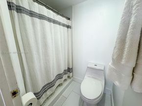 1709 Whitehall Dr 405, Davie FL 33324