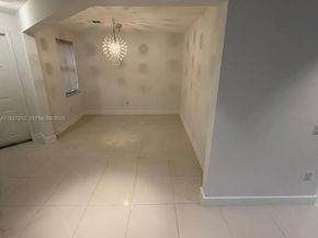 8513 NW 109th Ct, Doral FL 33178