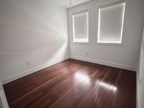 8513 NW 109th Ct, Doral FL 33178