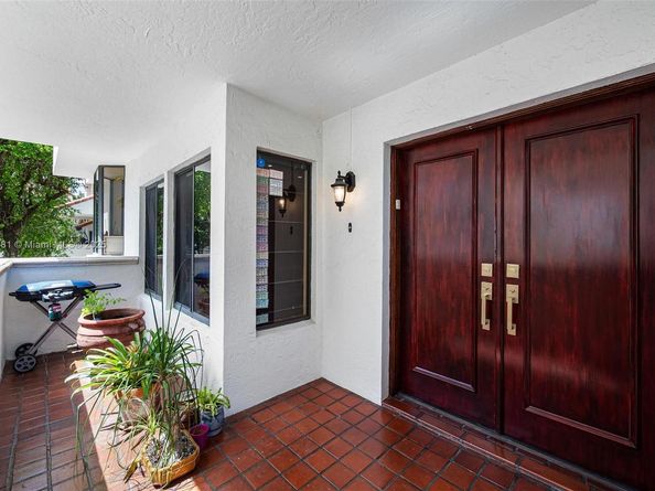2000 S Bayshore Dr 72, Miami FL 33133